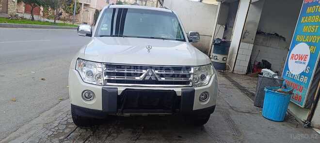 Mitsubishi Pajero 2010, 285,000 km - 3.5 л - Bakı