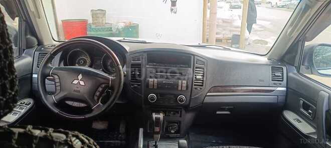 Mitsubishi Pajero 2010, 285,000 km - 3.5 л - Bakı