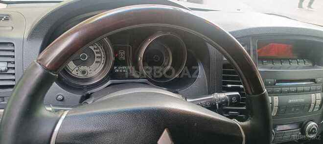 Mitsubishi Pajero 2010, 285,000 km - 3.5 л - Bakı