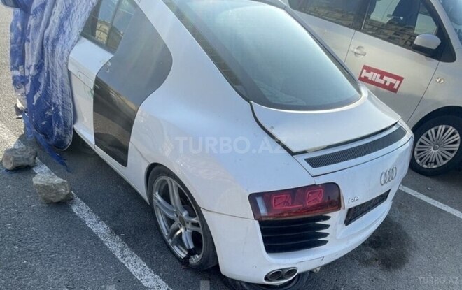 Audi R8 2008, 41,000 km - 4.2 l - Bakı