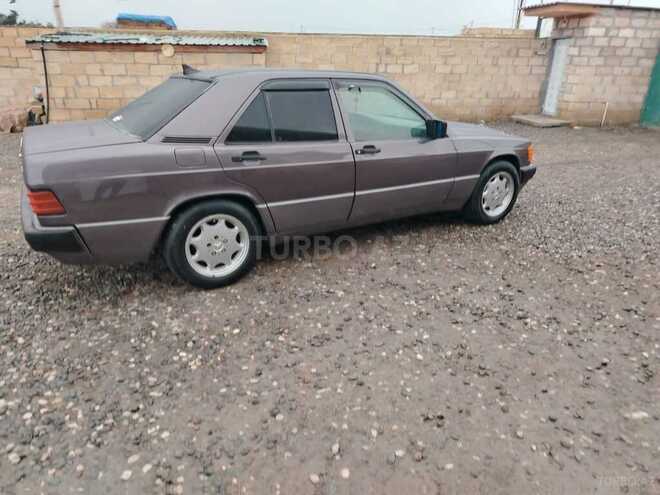 Mercedes 190 1991, 242,000 km - 2.0 l - Zərdab