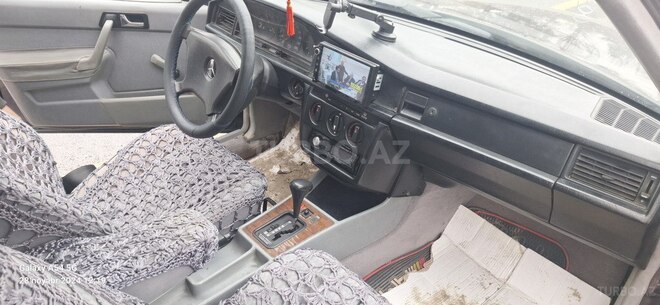 Mercedes 190 1991, 242,000 km - 2.0 l - Zərdab