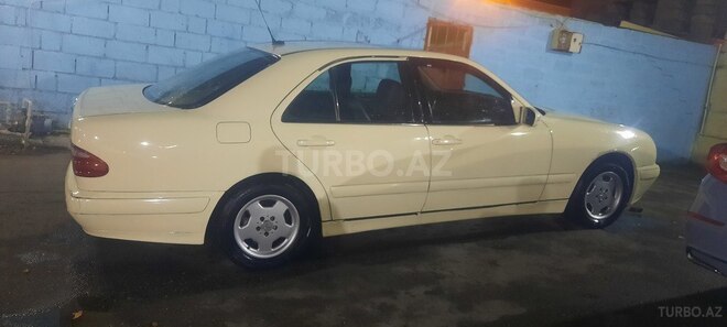 Mercedes E 220 d 2002, 212,341 km - 2.2 l - Bakı