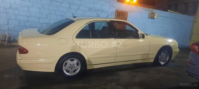 Mercedes E 220 d 2002, 212,341 km - 2.2 l - Bakı