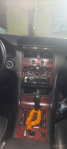 Mercedes E 220 d 2002, 212,341 km - 2.2 l - Bakı