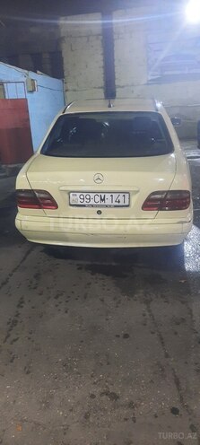 Mercedes E 220 d 2002, 212,341 km - 2.2 l - Bakı