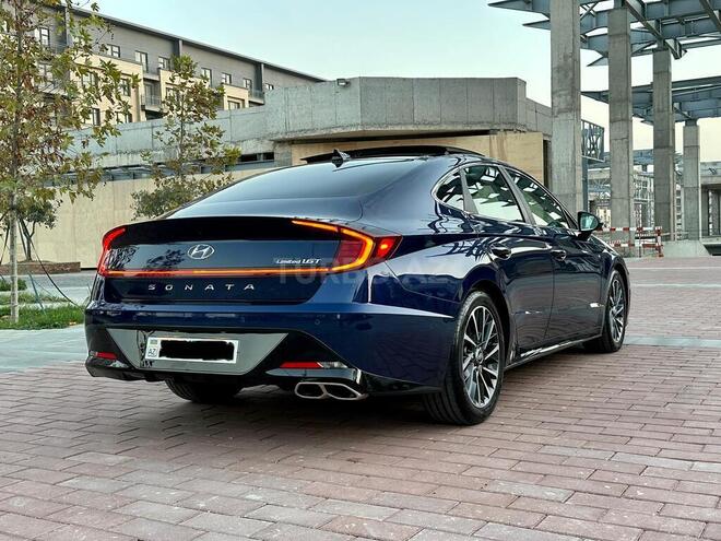 Hyundai Sonata-4