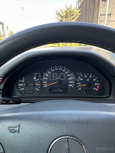 Mercedes E 240 2001, 277,854 km - 2.6 l - Bakı