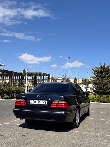 Mercedes E 240 2001, 277,854 km - 2.6 l - Bakı