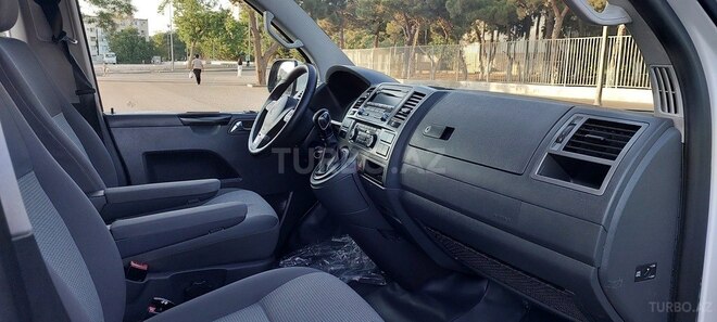 Volkswagen Caravelle 2015, 153,000 km - 2.0 l - Bakı