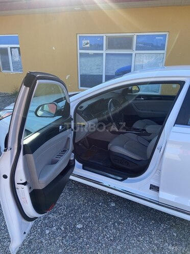 Hyundai Sonata-8