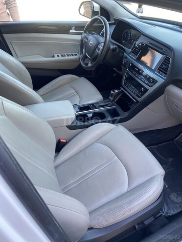 Hyundai Sonata-9