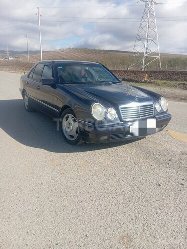 Mercedes E 240 1998, 285,700 km - 2.4 л - Bakı