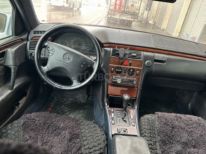 Mercedes E 220 d 1997, 235,468 km - 2.2 l - Bakı