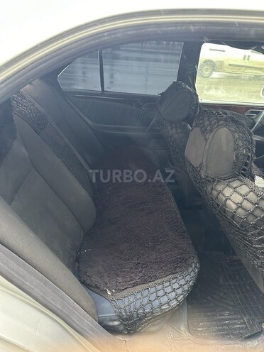 Mercedes E 220 d 1997, 235,468 km - 2.2 l - Bakı