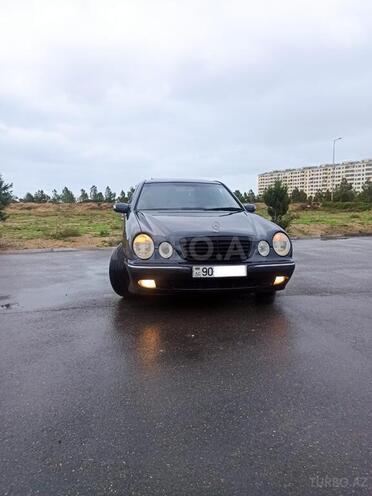 Mercedes E 270 2001, 422,400 km - 2.7 l - Bakı