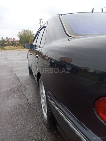 Mercedes E 270 2001, 422,400 km - 2.7 l - Bakı