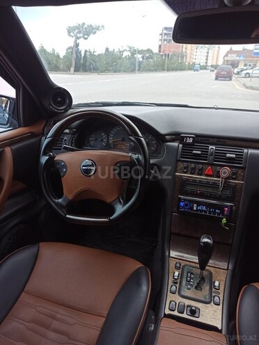 Mercedes E 270 2001, 422,400 km - 2.7 l - Bakı