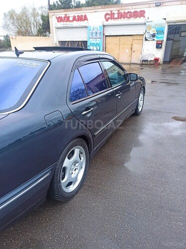 Mercedes E 270 2001, 422,400 km - 2.7 l - Bakı