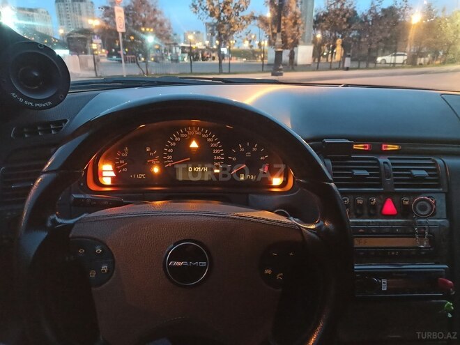 Mercedes E 270 2001, 422,400 km - 2.7 l - Bakı
