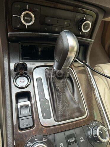 Volkswagen Touareg 2011, 319,834 km - 4.2 l - Bakı
