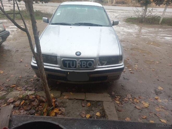 BMW 318 1997, 350,000 km - 1.8 l - Salyan