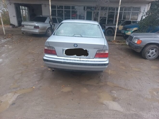 BMW 318 1997, 350,000 km - 1.8 l - Salyan