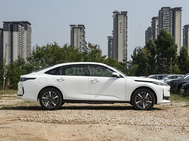 Changan Qiyuan A05 2025, 0 km - 1.5 l - Bakı
