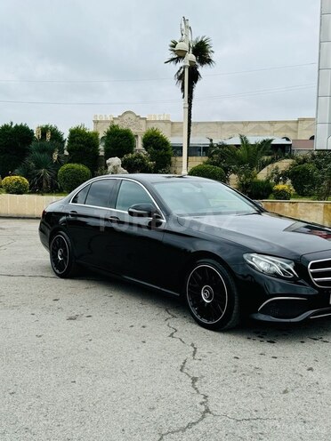 Mercedes E 220 d 4MATIC 2020, 87,000 km - 2.0 l - Bakı