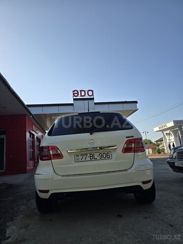 Mercedes B 180 2011, 98,000 km - 1.7 л - Lənkəran