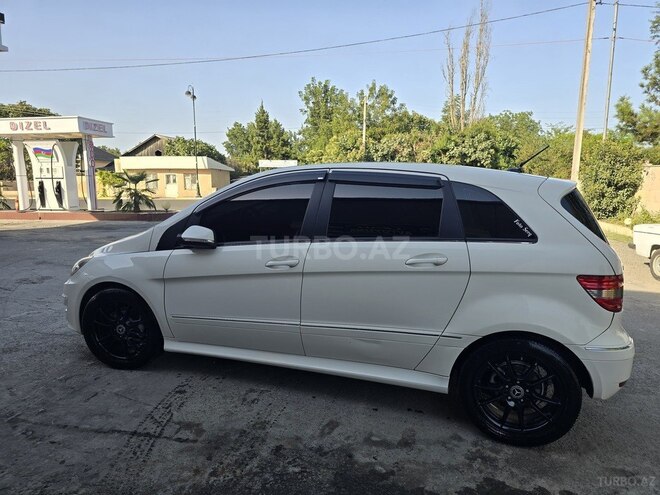 Mercedes B 180 2011, 98,000 km - 1.7 л - Lənkəran