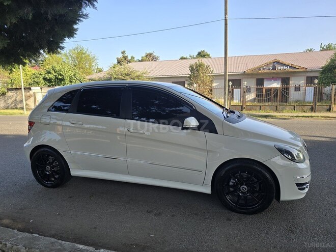 Mercedes B 180 2011, 98,000 km - 1.7 л - Lənkəran