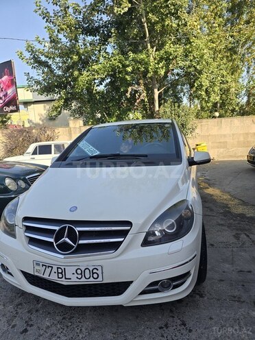 Mercedes B 180 2011, 98,000 km - 1.7 л - Lənkəran
