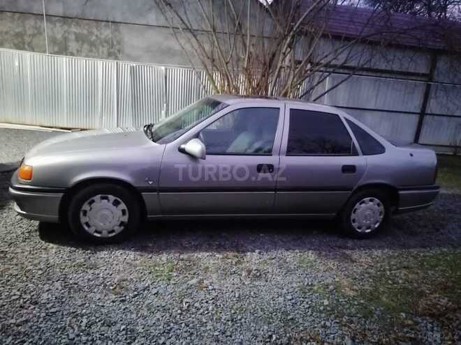 Opel Vectra 1995, 272,940 km - 1.6 l - Zaqatala
