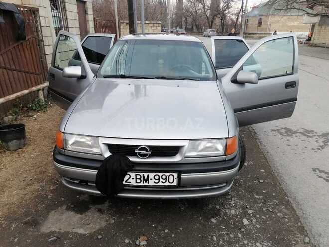 Opel Vectra 1995, 272,940 km - 1.6 l - Zaqatala