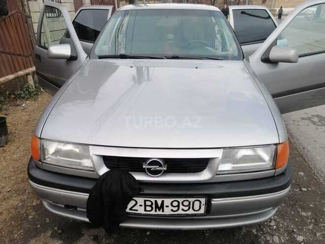 Opel Vectra 1995, 272,940 km - 1.6 l - Zaqatala