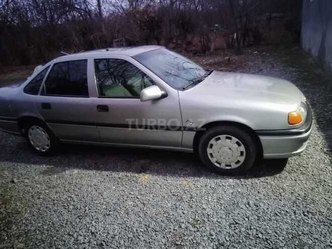 Opel Vectra 1995, 272,940 km - 1.6 l - Zaqatala
