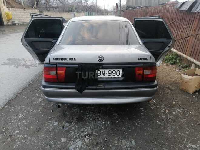 Opel Vectra 1995, 272,940 km - 1.6 l - Zaqatala