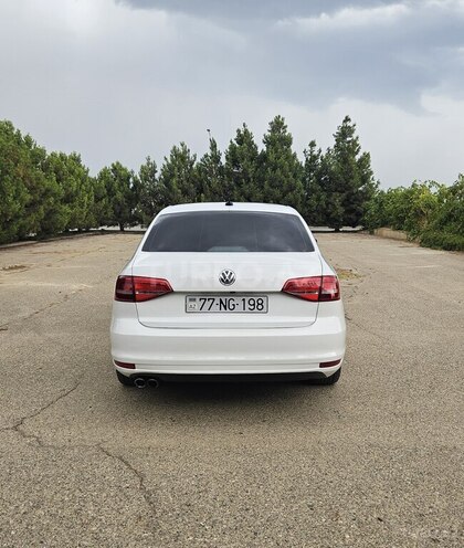 Volkswagen Jetta-2