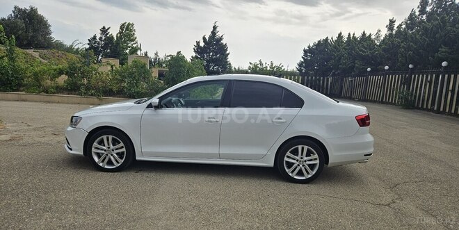 Volkswagen Jetta-5