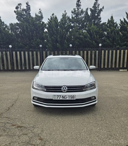 Volkswagen Jetta-1
