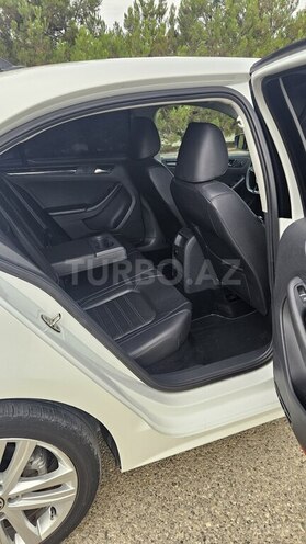 Volkswagen Jetta-9