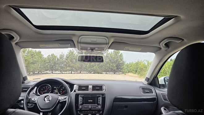 Volkswagen Jetta-6