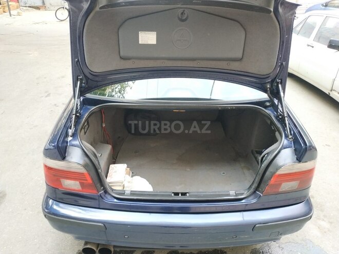 BMW 540 1998, 263,000 km - 4.4 l - Qusar