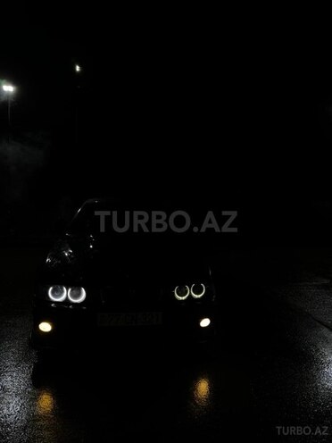 BMW 540 1998, 263,000 km - 4.4 l - Qusar