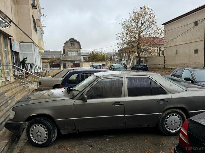 Mercedes E 260 1986, 234,567 km - 2.6 l - Bakı