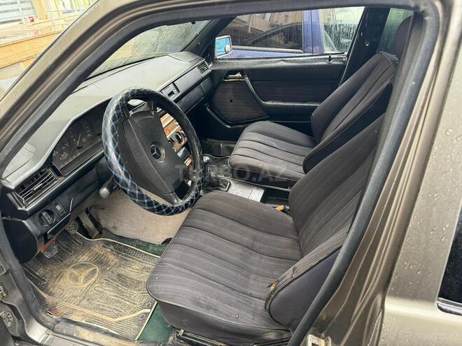 Mercedes E 260 1986, 234,567 km - 2.6 l - Bakı