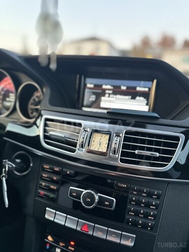 Mercedes E 200 d 2015, 296,000 km - 2.2 l - Yevlax