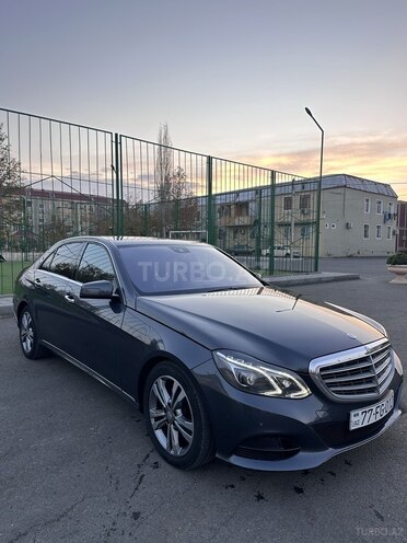 Mercedes E 200 d 2015, 296,000 km - 2.2 l - Yevlax