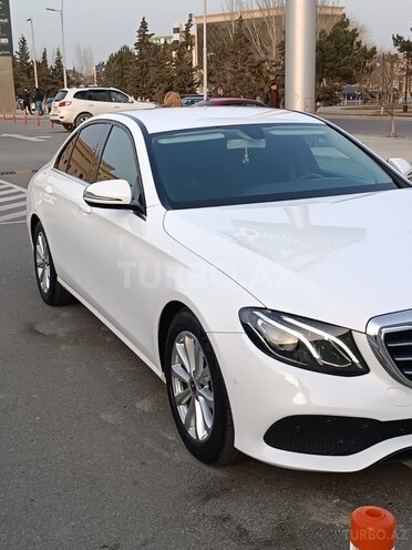Mercedes E 220 d 4MATIC 2019, 185,000 km - 2.2 l - Bakı